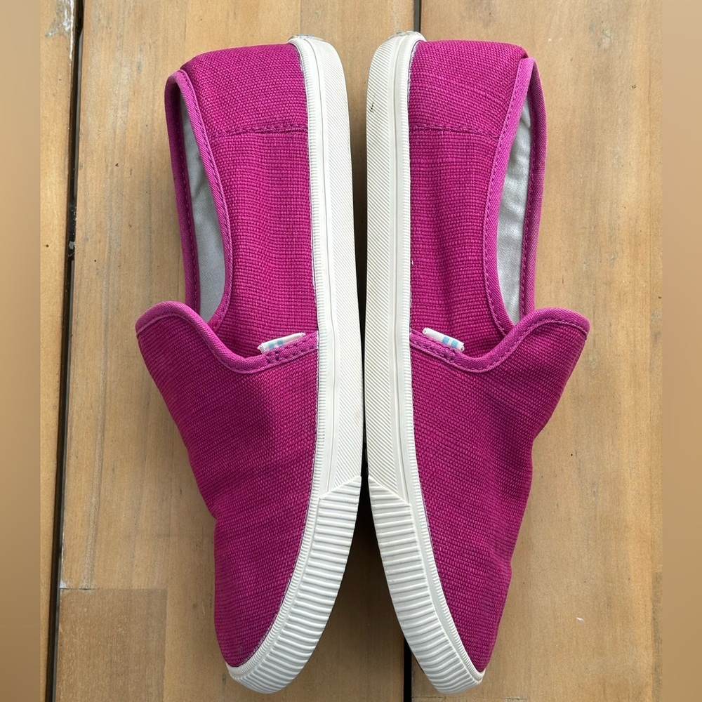 TOMS Raspberry Magenta Pink Woven Slip On Shoes Loafers - Picture 2 of 7